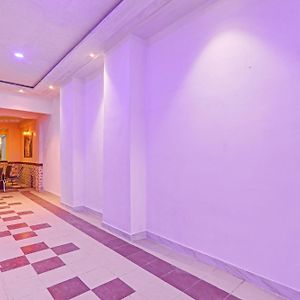 Super Capital O Townhouse Govinda Royal